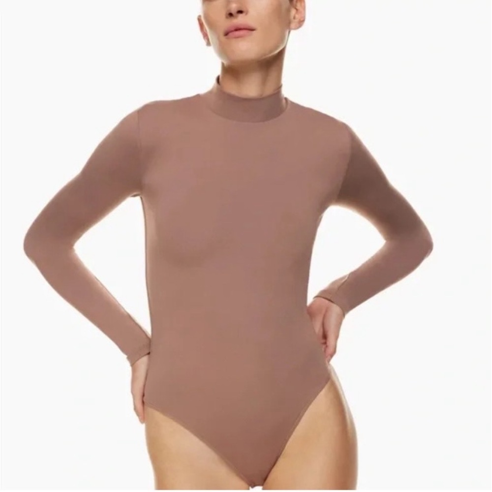 Aritzia Babaton Contour Long Sleeve Mockneck Bodysuit Size M Blush Pink Neutral